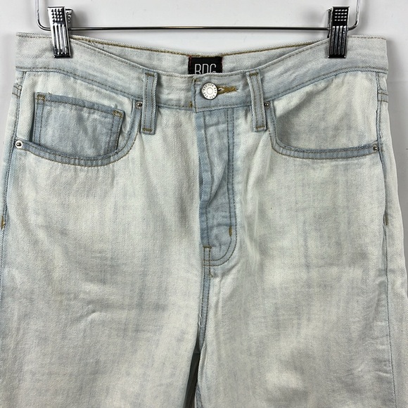Urban Outfitter BDG Straight Fit Light Wash Relaxed Straight Jeans Size 28 - Picture 3 of 10